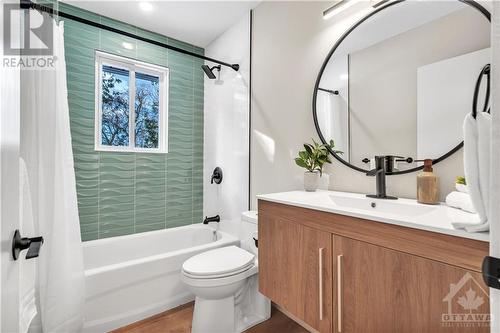 4572 Anderson Road, Ottawa, ON - Indoor Photo Showing Bathroom
