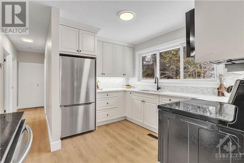 4572 Anderson Road, Ottawa, ON - Indoor Photo Showing Kitchen With Stainless Steel Kitchen