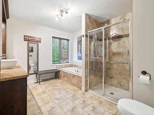 Bathroom - 4 Imp. Des Grands-Seigneurs, Cantley, QC - Indoor Photo Showing Bathroom