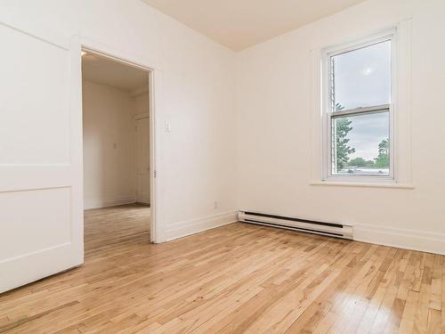 Bedroom - 5400  - 5410 Rue Bannantyne, Montréal (Verdun/Île-Des-Soeurs), QC - Indoor Photo Showing Other Room