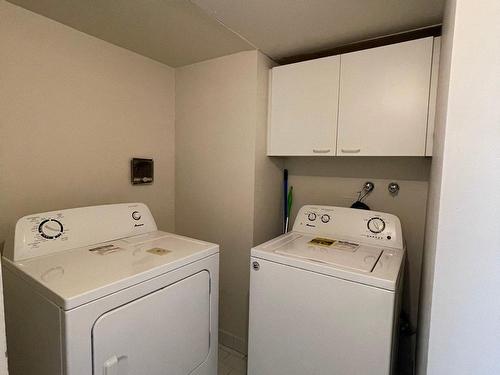 Salle de lavage - 805-2555 Rue Modugno, Montréal (Saint-Laurent), QC - Indoor Photo Showing Laundry Room