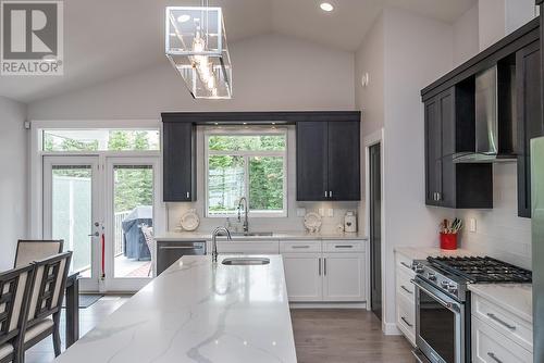 2858 Vista Ridge Drive, Prince George, BC - Indoor Photo Showing Kitchen With Upgraded Kitchen