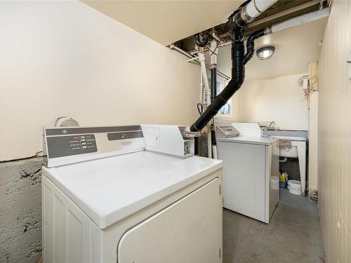 1012 Oliphant Ave, Victoria, BC - Indoor Photo Showing Laundry Room