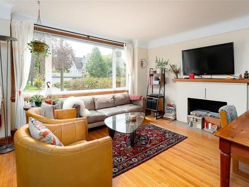 1012 Oliphant Ave, Victoria, BC - Indoor Photo Showing Living Room With Fireplace
