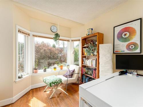 1012 Oliphant Ave, Victoria, BC - Indoor