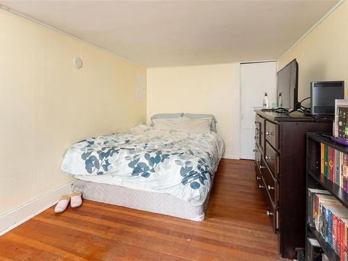 1012 Oliphant Ave, Victoria, BC - Indoor Photo Showing Bedroom