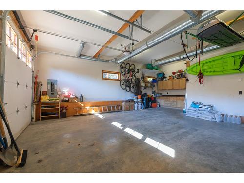 400 Canyon Trail, Fernie, BC - Indoor Photo Showing Garage
