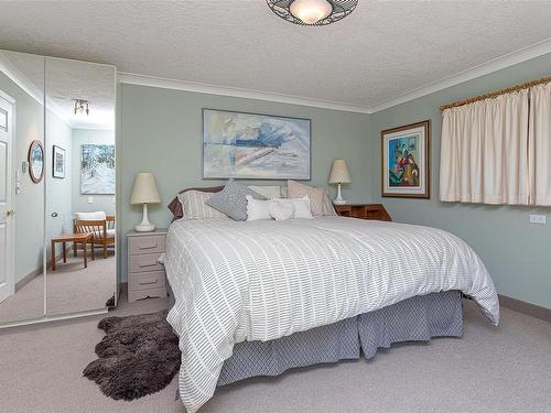3331 Woodburn Ave, Oak Bay, BC - Indoor Photo Showing Bedroom
