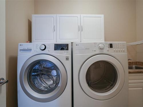 5-4951 Burke Rd, Port Alberni, BC - Indoor Photo Showing Laundry Room