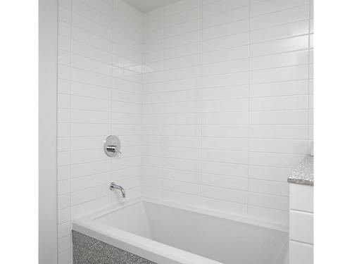 309-770 Fisgard St, Victoria, BC - Indoor Photo Showing Bathroom