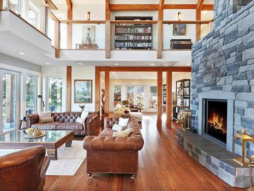 1107 Kye Bay Rd, Comox, BC - Indoor Photo Showing Living Room With Fireplace