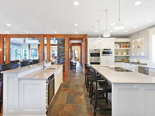 1107 Kye Bay Rd, Comox, BC - Indoor Photo Showing Kitchen With Upgraded Kitchen