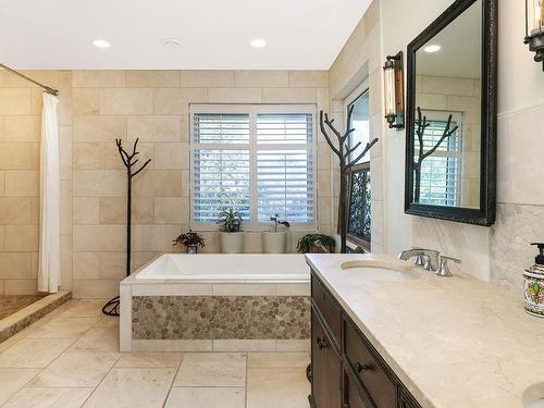 1107 Kye Bay Rd, Comox, BC - Indoor Photo Showing Bathroom