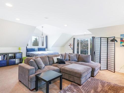 1107 Kye Bay Rd, Comox, BC - Indoor Photo Showing Living Room