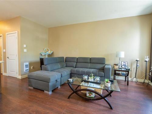 872 Brock Ave, Langford, BC - Indoor Photo Showing Living Room