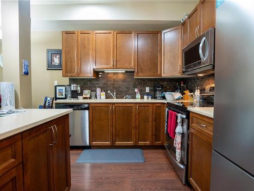 872 Brock Ave, Langford, BC - Indoor Photo Showing Kitchen