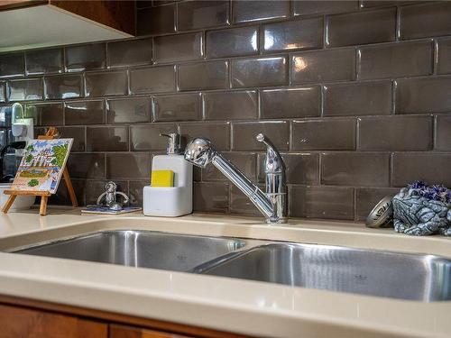 872 Brock Ave, Langford, BC - Indoor Photo Showing Kitchen With Double Sink