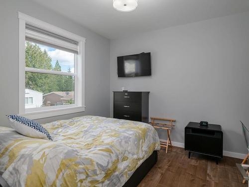 10404 Marina Vista Dr, Port Alberni, BC - Indoor Photo Showing Bedroom