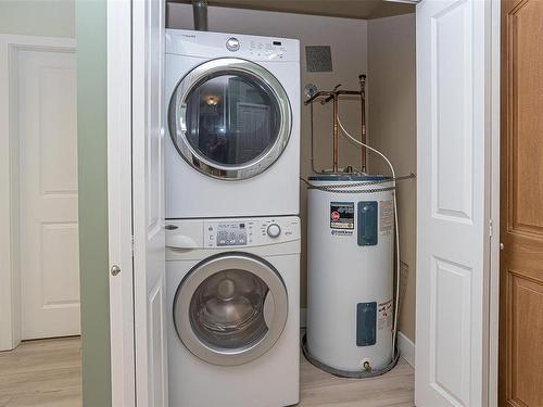 114-866 Brock Ave, Langford, BC - Indoor Photo Showing Laundry Room