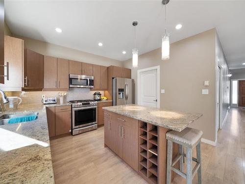609 Amble Pl, Langford, BC - Indoor Photo Showing Kitchen With Upgraded Kitchen