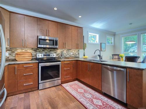 114-2253 Townsend Rd, Sooke, BC - Indoor Photo Showing Kitchen