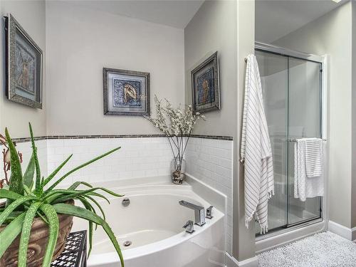 114-2253 Townsend Rd, Sooke, BC - Indoor Photo Showing Bathroom