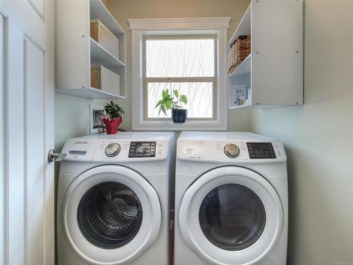 114-2253 Townsend Rd, Sooke, BC - Indoor Photo Showing Laundry Room
