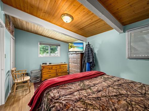 3977 Craig Rd, Campbell River, BC - Indoor Photo Showing Bedroom