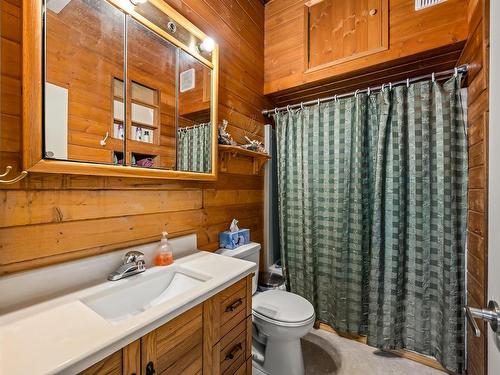 3977 Craig Rd, Campbell River, BC - Indoor Photo Showing Bathroom