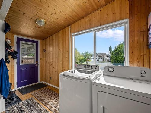 3977 Craig Rd, Campbell River, BC - Indoor Photo Showing Laundry Room