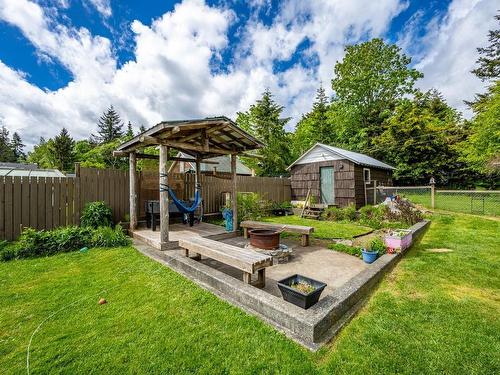 3977 Craig Rd, Campbell River, BC - Outdoor With Backyard