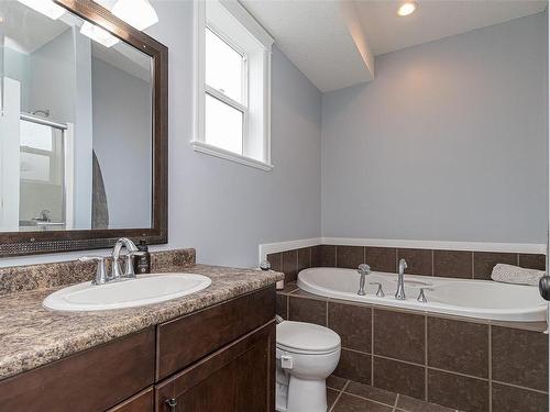 620 Giovando Way, Ladysmith, BC - Indoor Photo Showing Bathroom