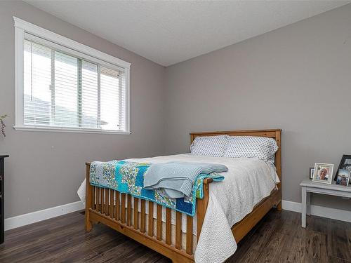 620 Giovando Way, Ladysmith, BC - Indoor Photo Showing Bedroom