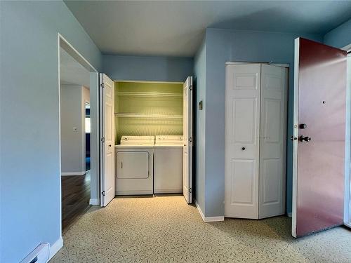 710 Railway Ave, Nanaimo, BC - Indoor Photo Showing Laundry Room