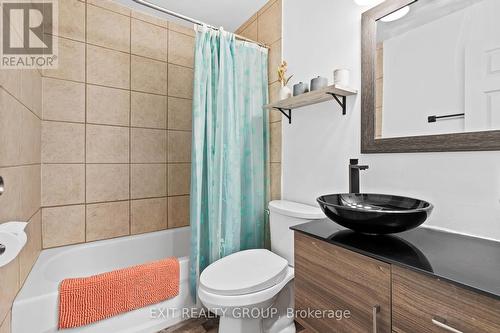 208 - 242 Oakdale Avenue, St. Catharines, ON - Indoor Photo Showing Bathroom