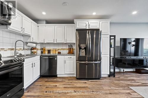 208 - 242 Oakdale Avenue, St. Catharines, ON - Indoor Photo Showing Kitchen With Stainless Steel Kitchen