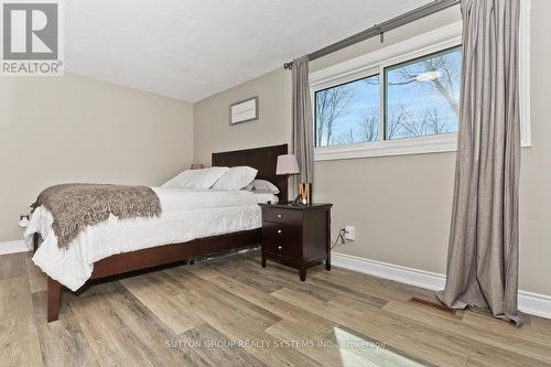 30 Pontiac Court, Brampton, ON - Indoor Photo Showing Bedroom