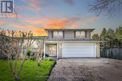 899 HOLLOWTREE CRESCENT  Mississauga, ON L4Y 2V3