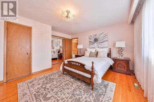 899 Hollowtree Crescent, Mississauga, ON - Indoor Photo Showing Bedroom