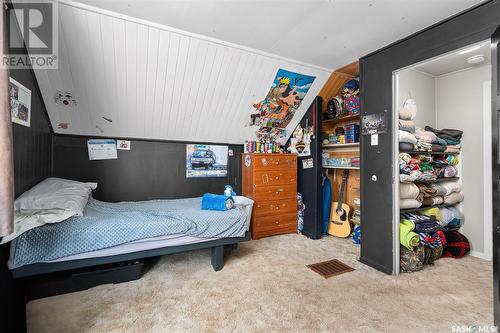 1044 Connaught Avenue, Moose Jaw, SK - Indoor Photo Showing Bedroom
