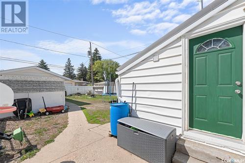 1044 Connaught Avenue, Moose Jaw, SK - Outdoor With Exterior
