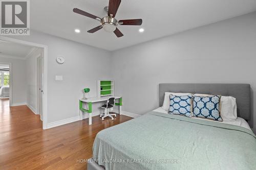 1125 Glen Valley Road, Oakville, ON - Indoor Photo Showing Bedroom