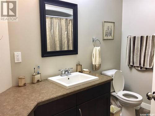 74 Good Spirit Crescent, Yorkton, SK - Indoor Photo Showing Bathroom