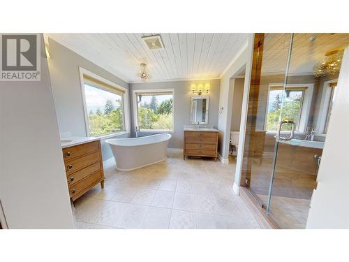 2892 Juniper Crescent, Blind Bay, BC - Indoor