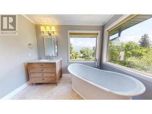 2892 Juniper Crescent, Blind Bay, BC - Indoor Photo Showing Bathroom