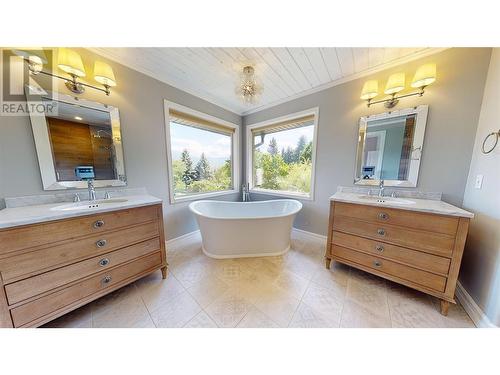 2892 Juniper Crescent, Blind Bay, BC - Indoor Photo Showing Bathroom