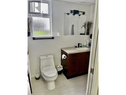 4934 Twedle Avenue, Terrace, BC - Indoor Photo Showing Bathroom