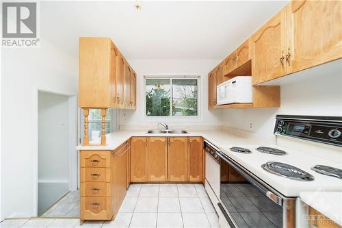 29 Longwood Avenue, Nepean, ON - Indoor Photo Showing Kitchen With Double Sink