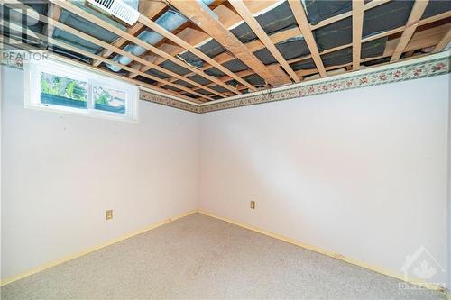 29 Longwood Avenue, Nepean, ON - Indoor Photo Showing Other Room