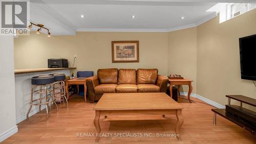 24 National Crescent, Brampton, ON - Indoor Photo Showing Living Room